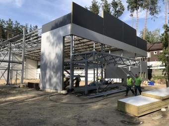 Будівництво дитячого тренувального залу з міні футболу 16